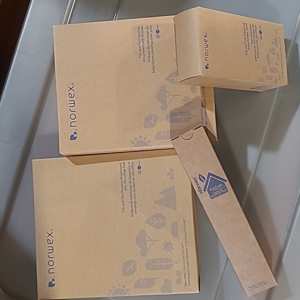 Norwex Tub and Tile cleaning kit